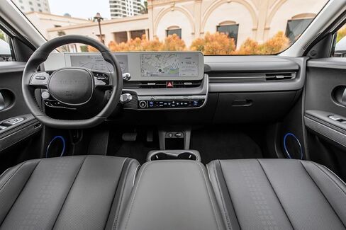 2024 C300 GLC300 واقي الشاشة لعام 2023 2024 مرسيدس بنز GLC 300 2022-2024 C Class C63 C43 2023 EQE Display Navigation مضاد للخدش 2024 GLC 63 شاشة لمس من الزجاج المقسى in Kuwait