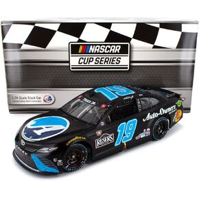 Lionel Racing M Truex JR 1/24 HO AUTO Owners Insurance Throwback 21 Camry Darlington Win