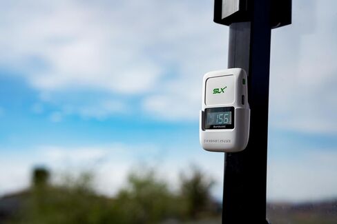 شاشة إطلاق SLX Hybrid Mini - تتبع بشكل فعال سرعة الكرة وسرعة النادي والمسافة وعامل السحق - جهاز GPS محمول للجولف عبر البلوتوث in Saudi Arabia