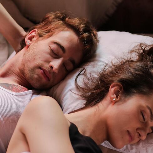 CASSIECA 4 أزواج من الأقراط الجراحية المصنوعة من الفولاذ المقاوم للصدأ وأقراط من الفولاذ المقاوم للصدأ للنساء والرجال قوس قزح AB مكعب زركونيا الكرة الغضروف ترصيع أقراط مضادة للحساسية للآذان الحساسة in Kuwait