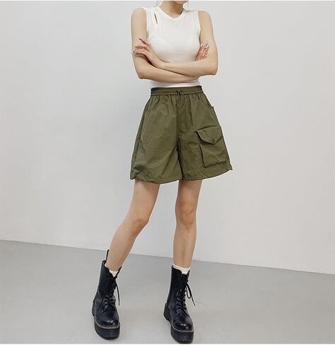Women's Lightweight Cargo Shorts Green Waterproof Quick Dry Cargo Shorts for Summer Outdoor with Pockets in Saudi Arabia