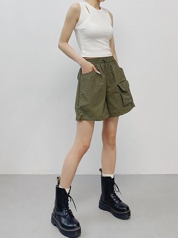 Women's Lightweight Cargo Shorts Green Waterproof Quick Dry Cargo Shorts for Summer Outdoor with Pockets in Saudi Arabia