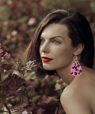 Honsny 20 زوجًا من الأقراط المصنوعة من الجلد الصناعي لعيد الحب للنساء خفيفة الوزن على شكل دمعة متدلية على شكل قلب أقراط قطرة الماء in Kuwait