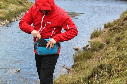 Aquapac Heavy Duty Waterproof Waist Pack, Made in The UK, 3 Litre Capacity, Travel Essential, 5 Year Warranty, Hiking, Mountain Biking, Running Accessory in Saudi Arabia