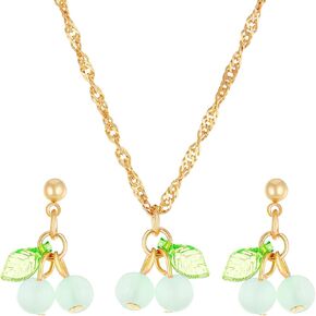 أقراط قلادة فاكهة الكرز الأحمر للنساء والفتيات مطلية بالذهب سحر إبداعي ثلاثي الأبعاد من الراتنج الحلو الفواكه الاستوائية الخضراء والأوراق الخضراء مجموعة مجوهرات لطيفة لحفلات أعياد الميلاد والصيف وعطلات الشاطئ وهدايا المجوهرات الأنيقة in Kuwait