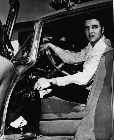 Elvis Presley in a car Photo Print (8 x 10) in Saudi Arabia
