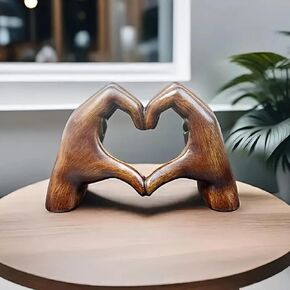 Heart Hands Sculpture Wooden Hearts Hand Sculptures，Love Gesture Resin Statue Home Living Room Desktop Ornament