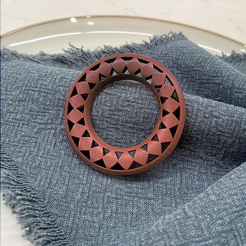 مجموعة حلقات المناديل الخشبية مكونة من 12 حلقة، حلقات المناديل المستديرة باللون الأسود من بوهو. ديكور طاولة عتيق مجوف على شكل مثلث لعيد الشكر والكريسماس والحفلات وطاولة الطعام in Kuwait