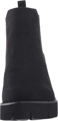 الكفاح النسائي من أجل حذاء الموضة المناسب لك in Kuwait