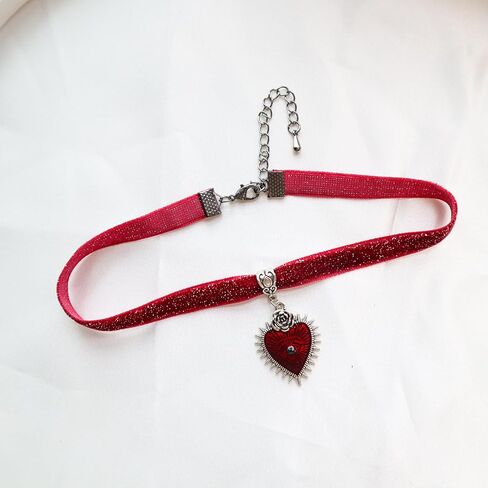 Gothic Style Eye Heart Pendant Velvet Choker Necklace for Woman Girls in Saudi Arabia
