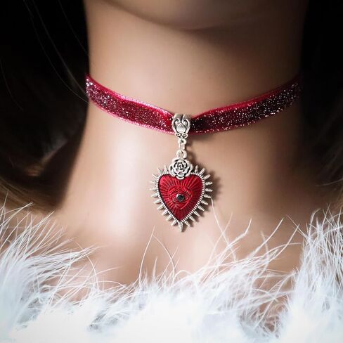 Gothic Style Eye Heart Pendant Velvet Choker Necklace for Woman Girls in Saudi Arabia