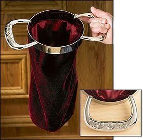 مقبض نحاسي فضي مخملي أحمر، نقود الكنيسة، Tythe، يقدم حقيبة تمرير الوعاء in Kuwait