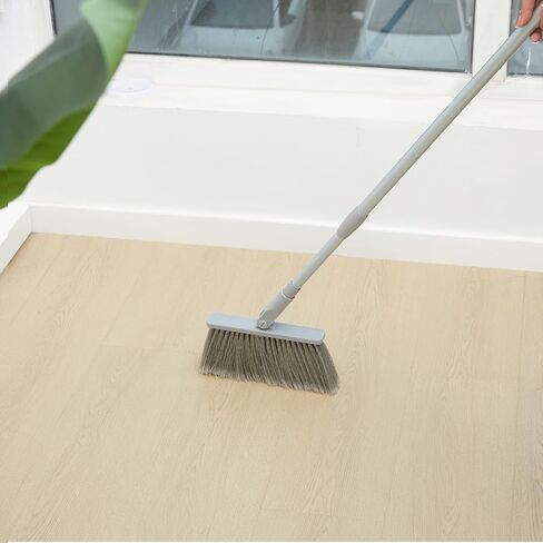 مكنسة محمولة مغناطيسية مع مقبض قابل للتعديل، فرشاة 2 في 1 ومكنسة مع رأس فرشاة دوارة 180 درجة مقاومة للبقع، فرشاة أرضية ذات شعيرات ناعمة لتنظيف المطبخ وفناء المكتب in Kuwait