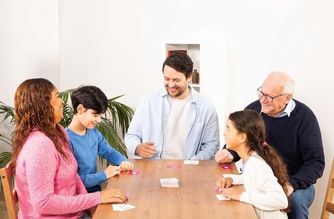 لعبة Ravensburger That's Not a Hat: Pop Culture - لعبة بطاقات الحفلات من 3 إلى 8 لاعبين in Saudi Arabia