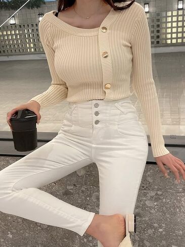 بلوفر نسائي من Floerns بأكمام طويلة وأزرار غير متماثلة ورقبة مضلعة in Kuwait