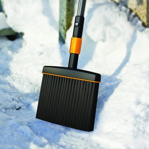 Fiskars QuikFit Patio Broom، رأس مكنسة، العرض: 38 سم، شعيرات صناعية، أسود/برتقالي، 1001416 in Kuwait