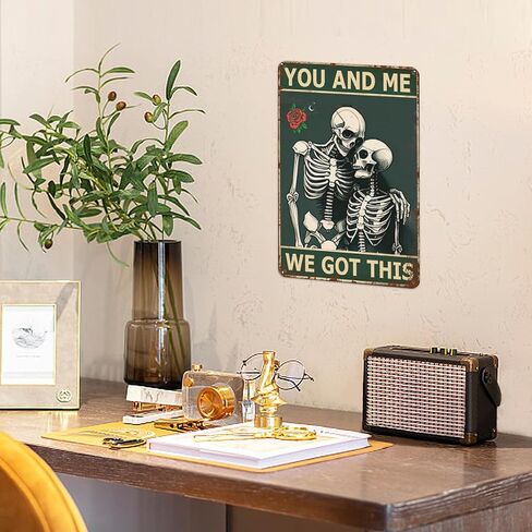 Retro You And Me We Got This Metal Sign - ملصق جمجمة وورود هيكل عظمي عتيق - ديكور واقعي ولكنه رومانسي لبار الزفاف، أو حفلة الهالوين، أو الحمام، أو الحديقة - 8 × 12 بوصة - فكرة هدية مضحكة in Saudi Arabia