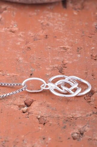 SILVERCLOSEOUT قلادة من الفضة الاسترليني للفتيات الأيرلندية السلتية بعقدة ثلاثية للنساء in Kuwait