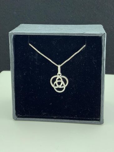 SILVERCLOSEOUT قلادة من الفضة الاسترليني للفتيات الأيرلندية السلتية بعقدة ثلاثية للنساء in Kuwait