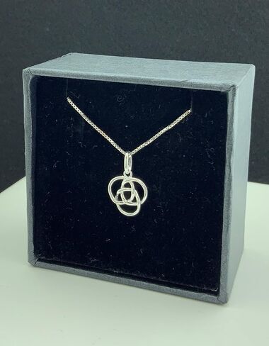 SILVERCLOSEOUT قلادة من الفضة الاسترليني للفتيات الأيرلندية السلتية بعقدة ثلاثية للنساء in Kuwait