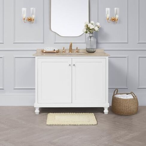 سجادة حمام من القطن المكشكش من Laura Ashley مقاس 43.18 سم × 60.96 سم، باللون الأبيض in Kuwait