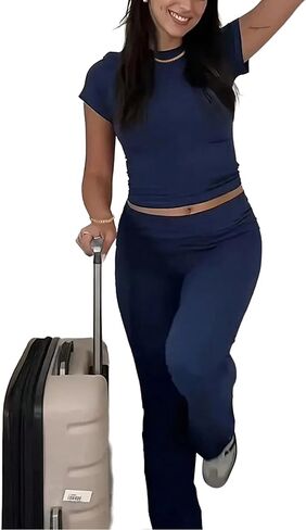 مجموعة ملابس نسائية من قطعتين من LovelyWholesale بأكمام قصيرة وقميص قصير وسراويل مضيئة in Kuwait