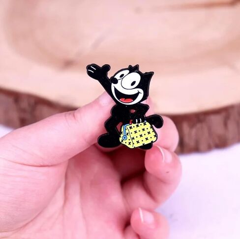 Felix the Cat Classic Black White Cartoon 1.4" Enamel Pin Badge in Saudi Arabia