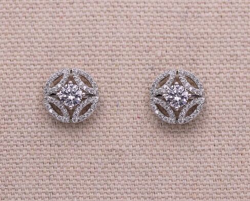 أقراط ميغان ماركل مستوحاة من الزفاف مرصعة بالزركونيا المكعبة in Kuwait