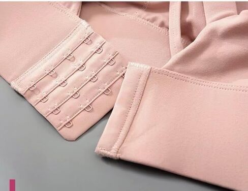 Sports Bra for Women Padded Medium Support Criss Cross Strappy Bras Seamless High Impact Yoga Exercise Athletic Bras in Saudi Arabia