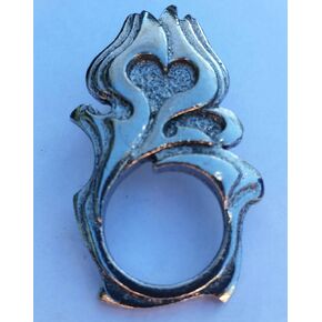BIKER SUNGLASSES HOLDER PIN FLAME HEART