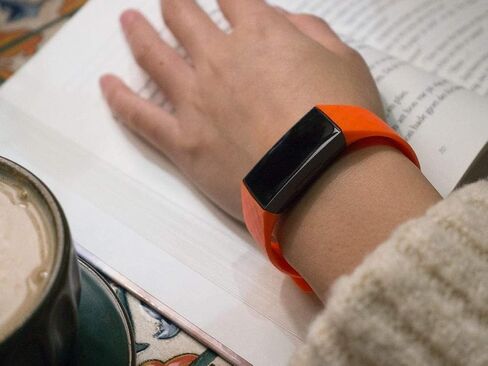 4 قطع من أساور Fitbit Charge 4/ Fitbit Charge 3/ Charge3 SE، أساور معصم بديلة ناعمة مقاومة للماء للنساء والرجال، مقاس صغير وكبير in Kuwait