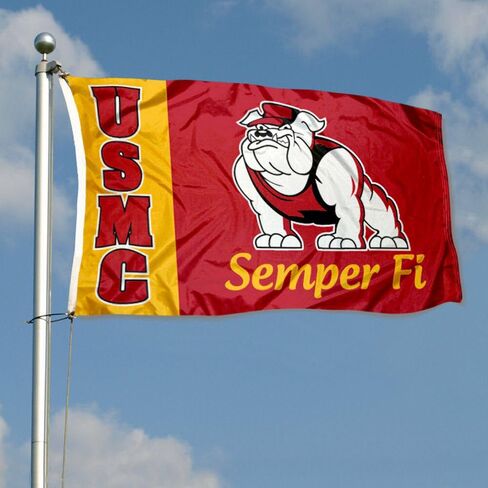 علم الكلية الكبيرة لجامعة مشاة البحرية الأمريكية بولدوج USMC in Saudi Arabia