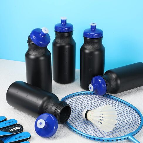 48 قطعة من زجاجات المياه الرياضية القابلة للضغط، 20 أونصة، زجاجة رياضية قابلة لإعادة الاستخدام، خالية من زجاجات المياه البلاستيكية BPA مع فوهة دفع/سحب سهلة الفتح مانعة للتسرب للدراجة، فارغة DIY، أسود (غطاء أزرق) in Kuwait
