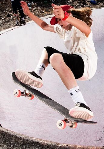 ساعة نيكسون x رولينج ستونز تايم تيلر A1356-100m مقاومة للماء للرجال انالوج بعقارب (وجه ساعة 37 ملم، سوار من الفولاذ المقاوم للصدأ 19.5 ملم - 18 ملم) in Kuwait