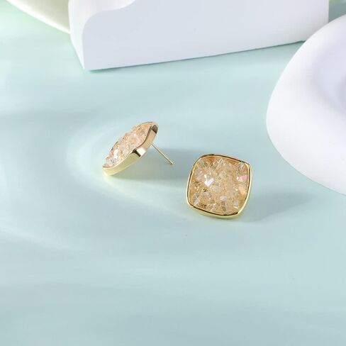 أقراط PHNIBIRD ذهبية مربعة الشكل من الكريستال الطبيعي للنساء أقراط هندسية لامعة رقيقة للفتيات للمواعدة أو الارتداء اليومي in Kuwait