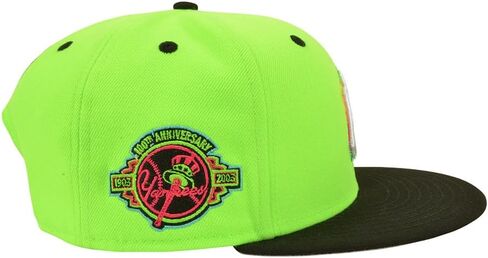New Era NY New York Yankees 9FIFTY 100th Anniversary (1903-2003) قبعة Snapback برقعة جانبية، قبعة قابلة للتعديل أخضر نيون وأسود in Saudi Arabia