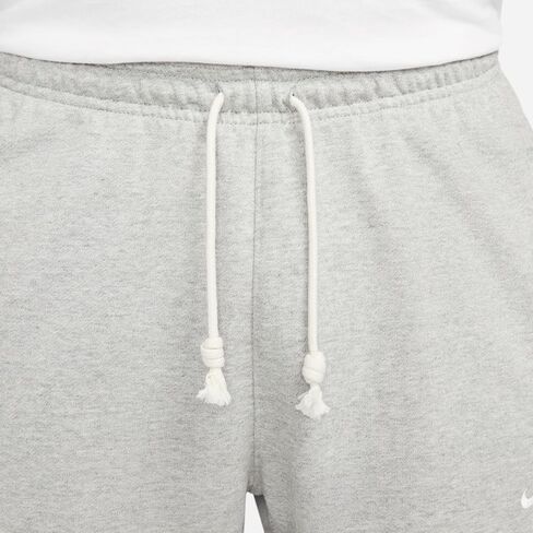 بنطال كرة السلة Dri-FIT للرجال من نايكي Standard Issue (CK6365-063، رمادي داكن منقط/عاجي شاحب) in Saudi Arabia