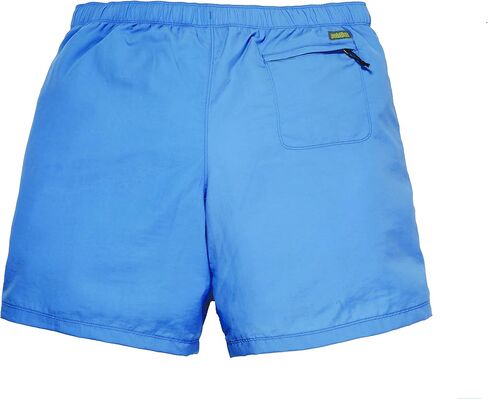 Mens Water Short in Saudi Arabia