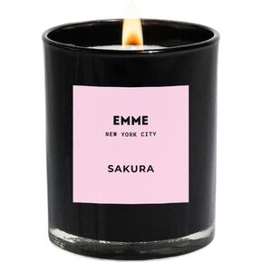 EMME NYC Scented Candle Jar - Black Glass, Soy, Natural, Non-Toxic, Pet-Safe, Up to 60 Hours Burn Time, Wood Wick, Strong Scent, Cruelty-Free, 10 oz - Best Smelling Scented Candles (Lychee) in Saudi Arabia