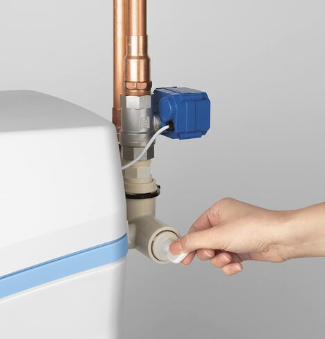 GE Water Softener System, 30,000 Grain Capacity, Reduce Hard Mineral Levels at Water Source, Reduce Salt Consumption, Improve Water Quality for Drinking, Laundry, Dishwashing & More, GXSF30V in Saudi Arabia