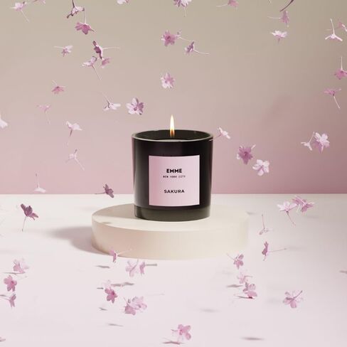 وعاء شموع معطرة من EMME NYC - زجاج أسود، الصويا، طبيعي، غير سام، آمن للحيوانات الأليفة، وقت حرق يصل إلى 60 ساعة، فتيل خشبي، رائحة قوية، لم يتم الإساءة إلى الحيوانات لتصنيعه، 10 أونصة - شموع معطرة بأفضل رائحة (ليتشي) in Saudi Arabia