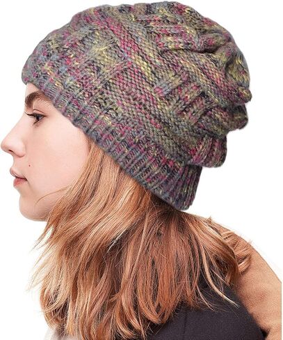 قبعة صغيرة على شكل كعكة فوضوية على شكل ذيل حصان، قبعة متماسكة بنقاط ملونة للنساء والفتيات في الشتاء in Kuwait