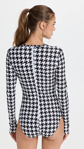 بدلة سباحة نسائية طويلة الأكمام من Rash Guard in Saudi Arabia