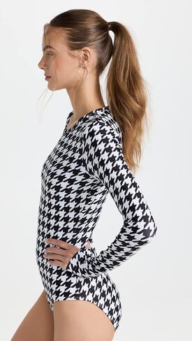 بدلة سباحة نسائية طويلة الأكمام من Rash Guard in Saudi Arabia