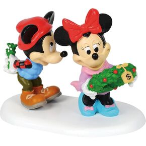 القسم 56 بوليريسين، مسحوق حجري Disney Mickey's Mistletoe Surprise 2.5" H Village ملحق، متعدد الألوان in Kuwait