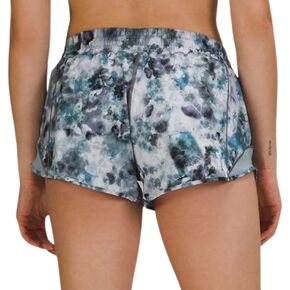 شورت Lululemon Athletica Hotty Hot LR (مقاس 2، Kaleidofloral MultiBlue Cast، رقمي_2) in Kuwait
