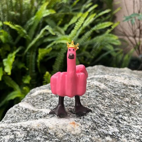 تمثال منحوتة من Finger Duck King Collectibles، تمثال راتنج بطة مضحك مع نظارات تاج صغير وقلادة، ديكور منزلي رائع، ملحقات السيارة مكتب المكتب المنزلي (الوردي والبني) in Saudi Arabia