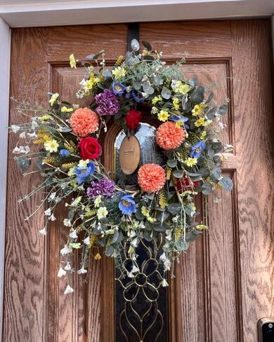 Artificial Ball Chrysanthemums Flowers, 12PCS Artificial Black Silk Flowers, Faux Mums for Gothic Home Decor, Indoor Floral Arrangement, Halloween Table Centerpiece (12, Black) in Kuwait