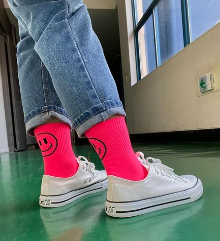 CUTIE MANGO 3 أزواج من الجوارب النسائية ربع السنوية، نيون كبيرة، وجه مبتسم سعيد، نمط مطبوع، تصميم مرح ومرح ومفعم بالحيوية in Kuwait