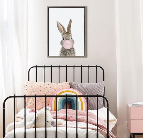 لوحة فنية جدارية من القماش مؤطرة من Kate and Laurel Sylvie Bubble Gum Bunny من تصميم Amy Peterson Art Studio، مقاس 18 × 24 طبيعية، فن حيوان غريب الأطوار لطيف للجدار in Saudi Arabia